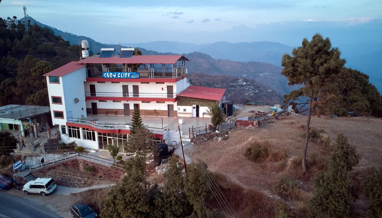 Snow Cliff Resort