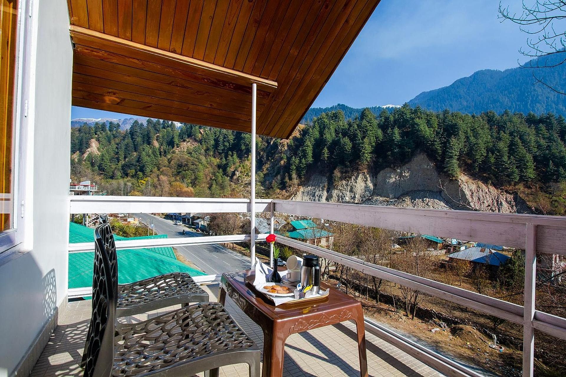 Vaayu Resorts And Spa Manali Deluxe Room 9