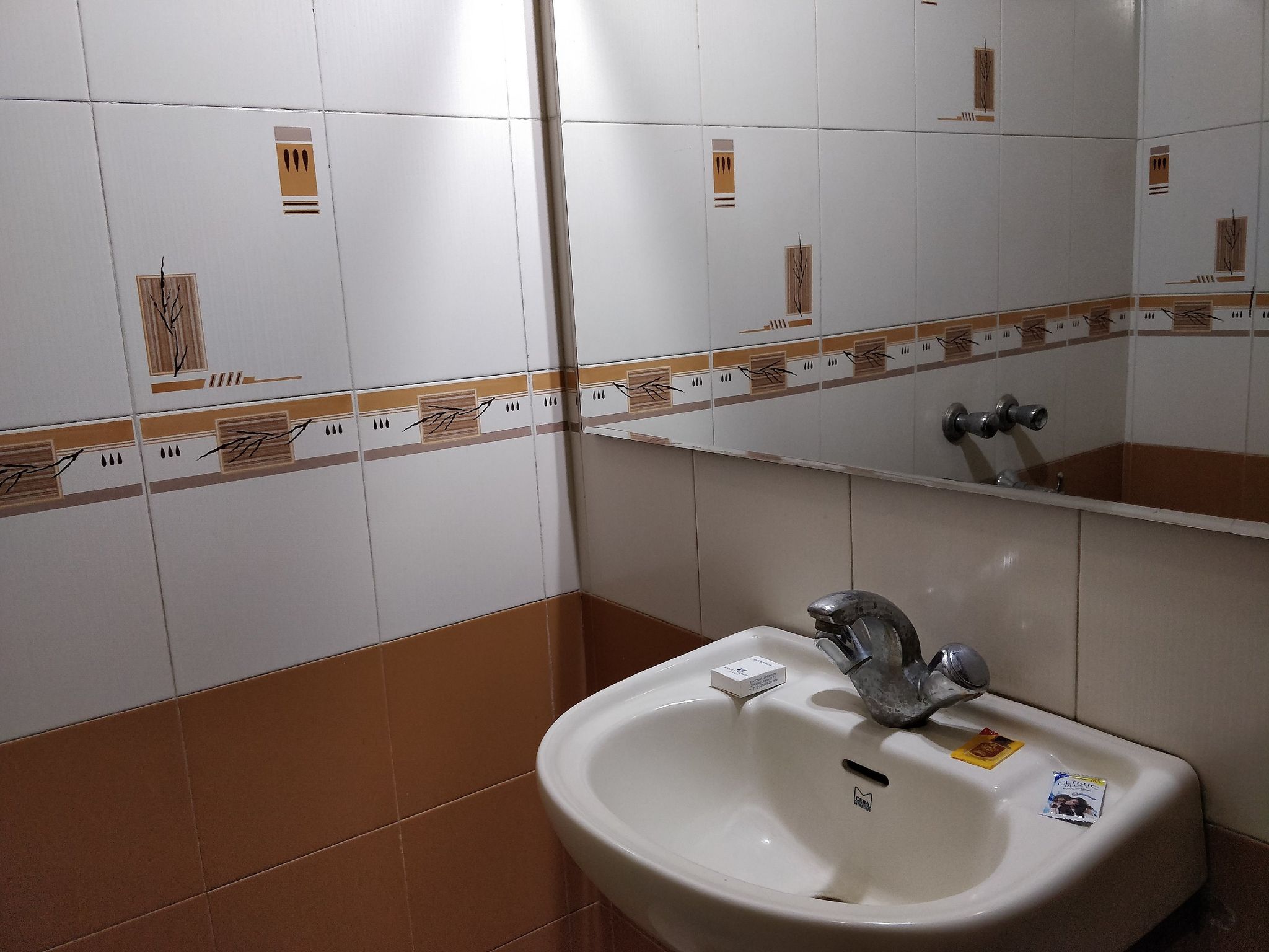 Hotel Yatrik Deluxe Room 5