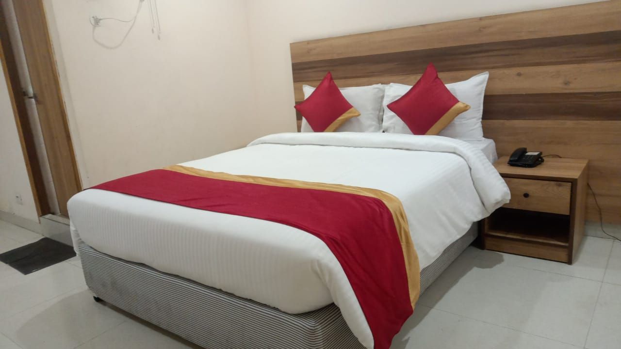 Deluxe Room - King Bed
