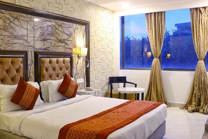 Hotel Surya Grand Deluxe Room 10