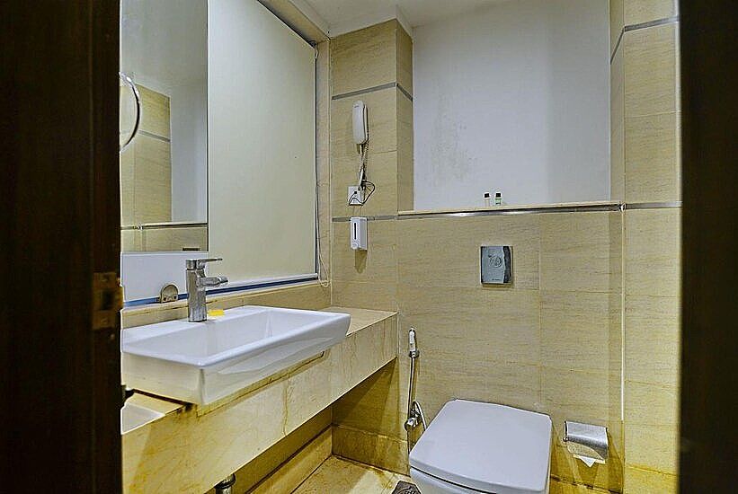 Hotel Surya Grand Deluxe Room 11