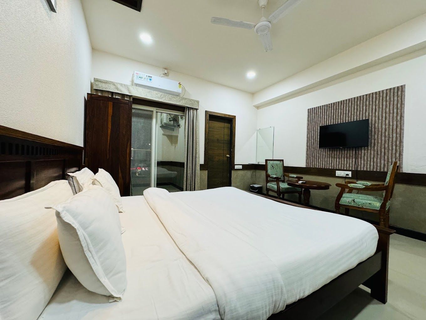 Hotel Tirth Executive Room 2