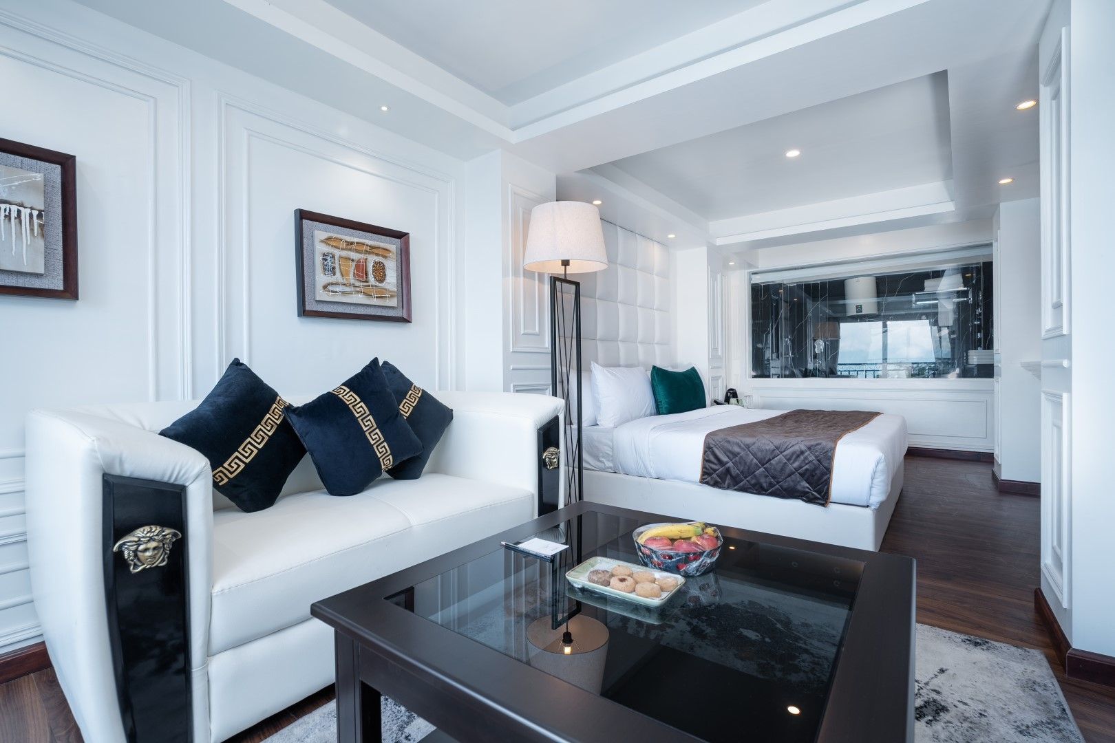 Premium View Room with Balcony and Bathtub