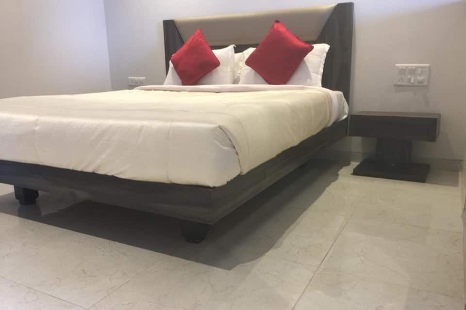 4 Bedroom and Hall