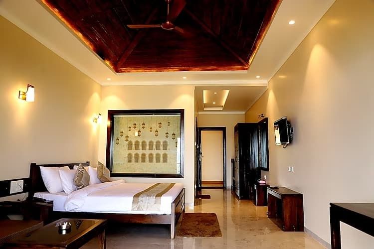Super Deluxe Room with Mountain Valley View