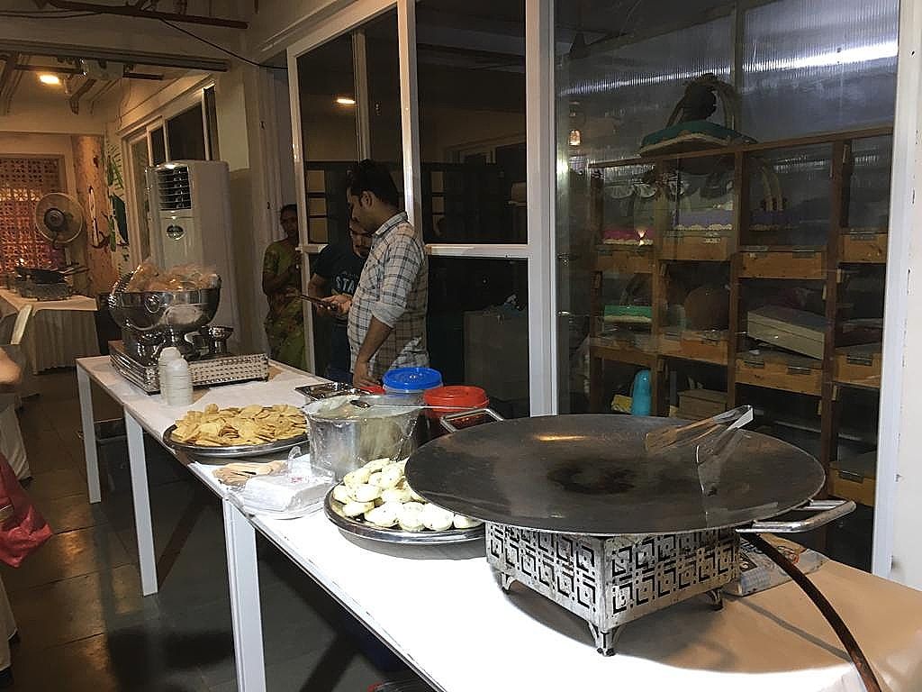 Food & Dining