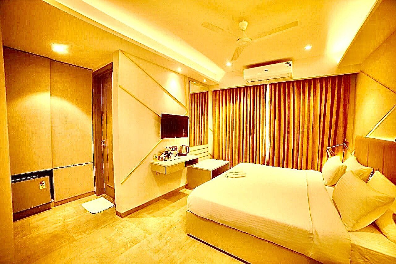 SUPERIOR ROOM