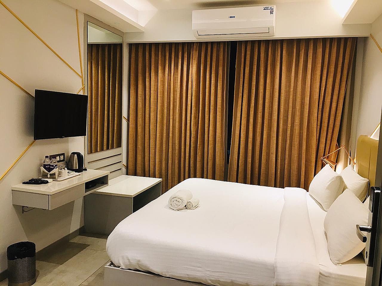 SUPERIOR ROOM