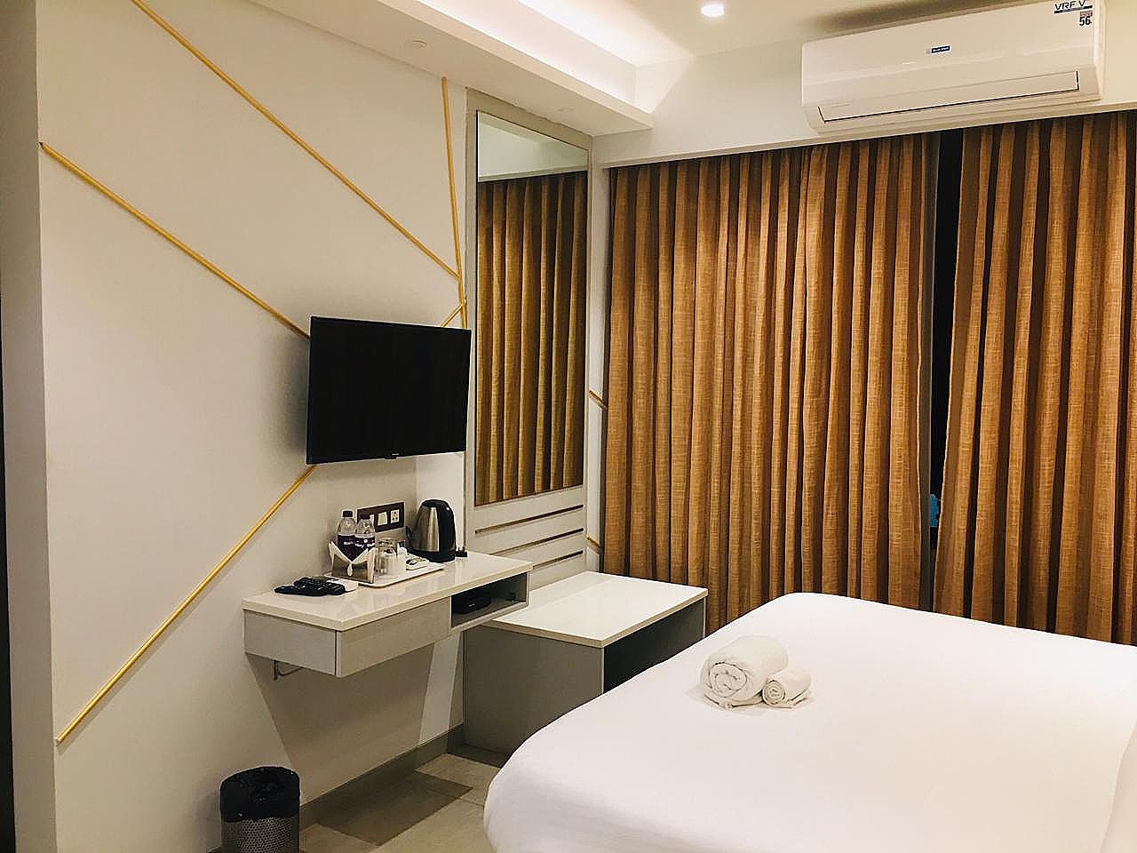 SUPERIOR ROOM