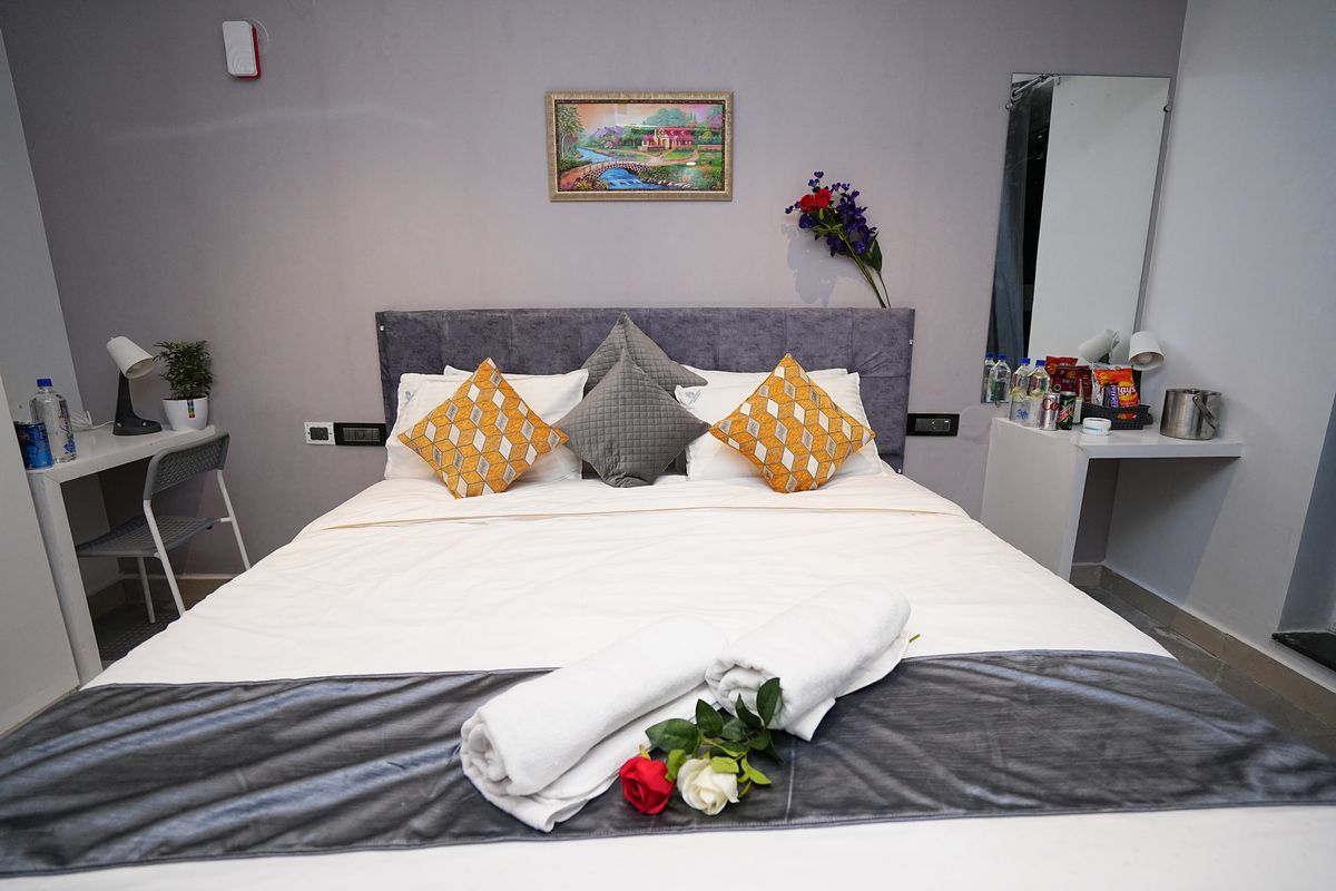 Hotel Brundavan International-Guntur Superior Room 1 King Bed 12