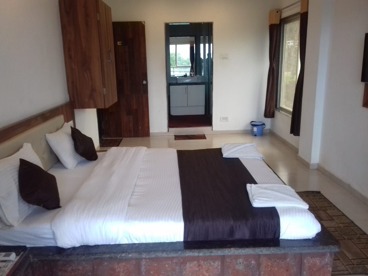 Compact Couple Room (Non View)