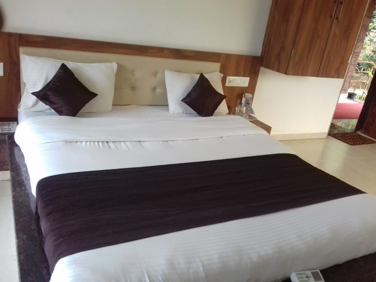 Compact Couple Room (Non View)
