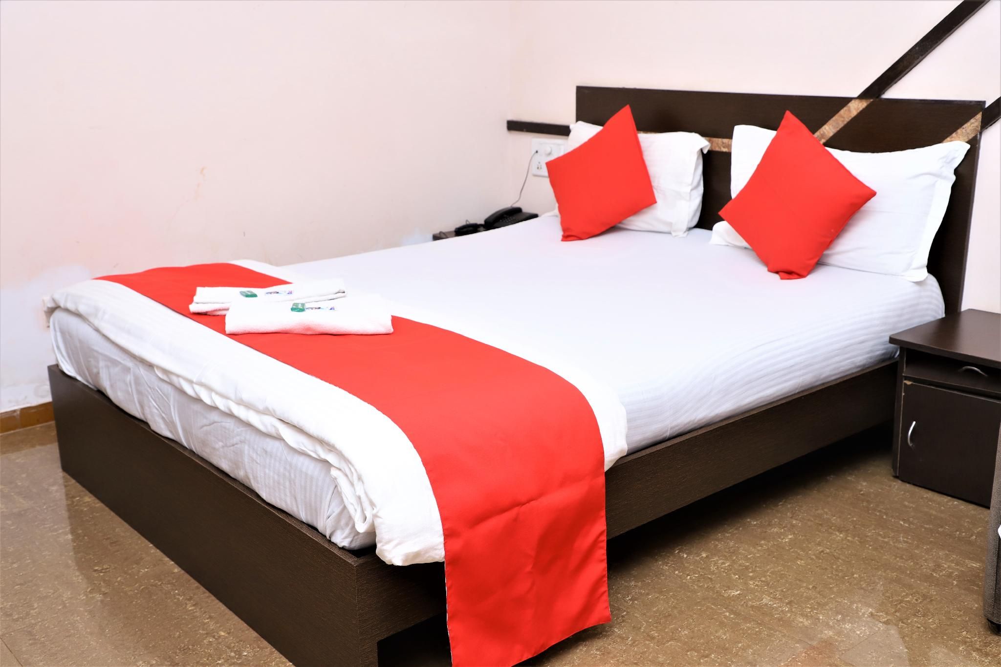 1 King Bed River View