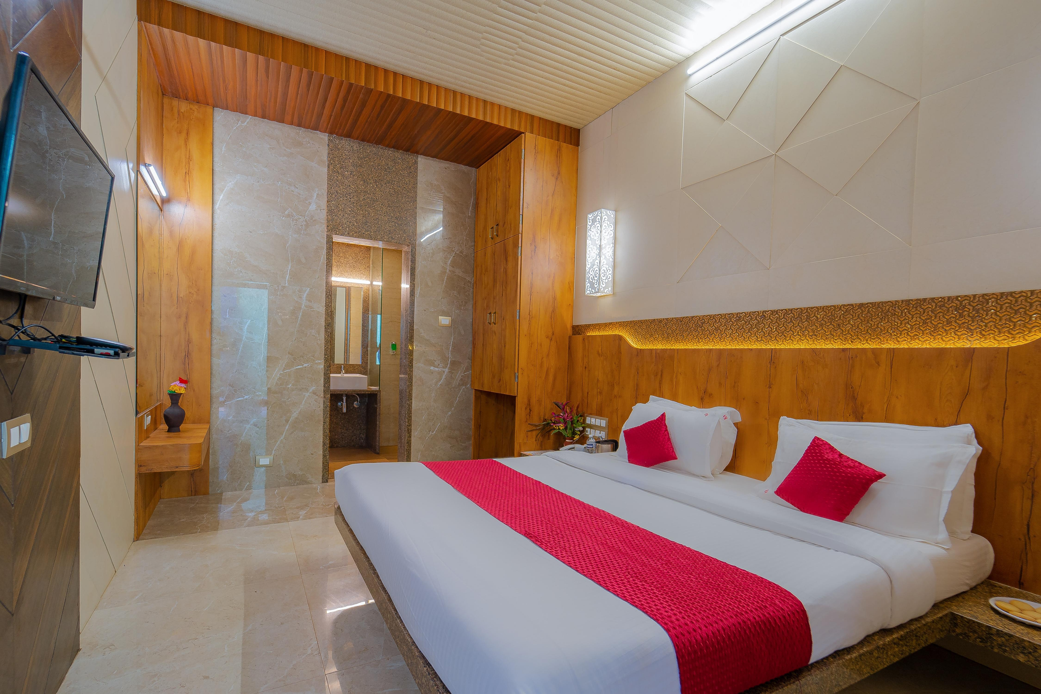 Hotel Apsara, Mahabaleshwar Premium Couple Rooms Non AC 10