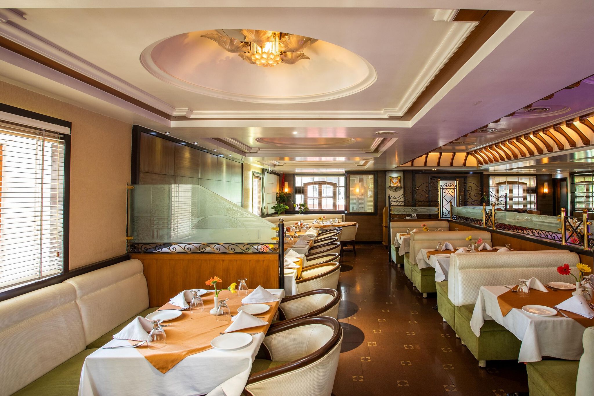 Dwarka Hotel