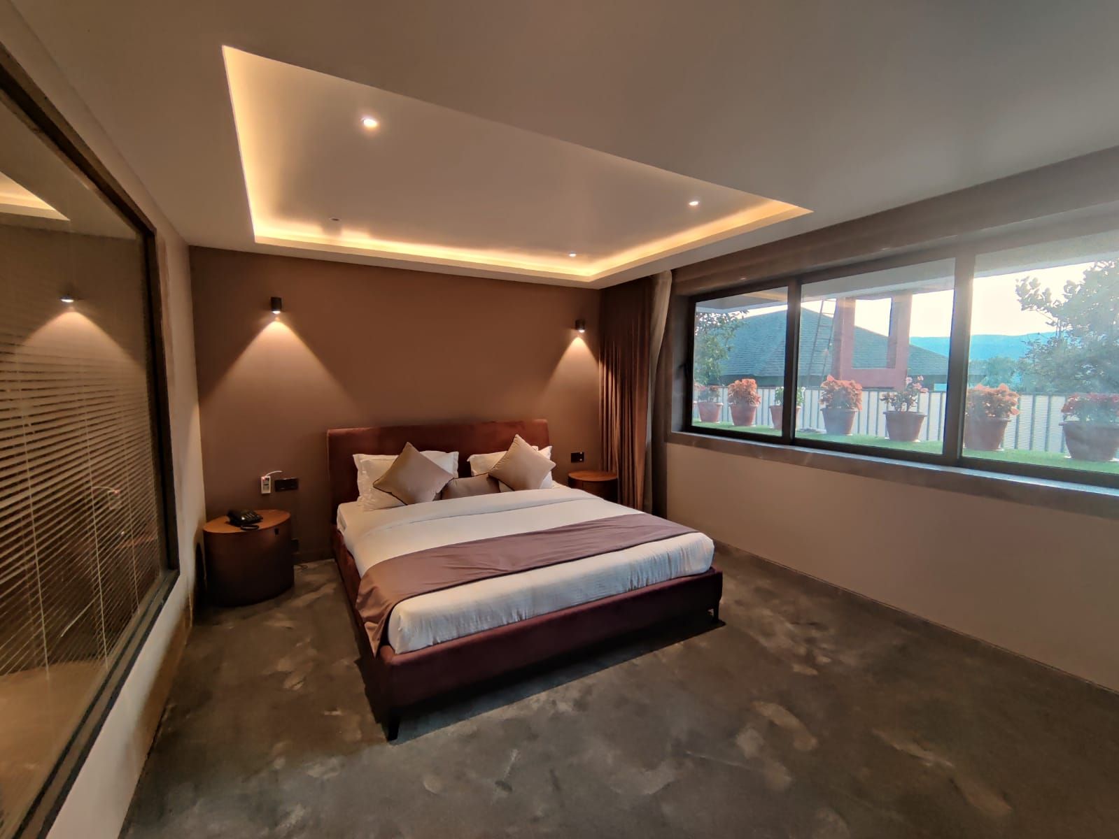 Deluxe Room ( Lower Ground)