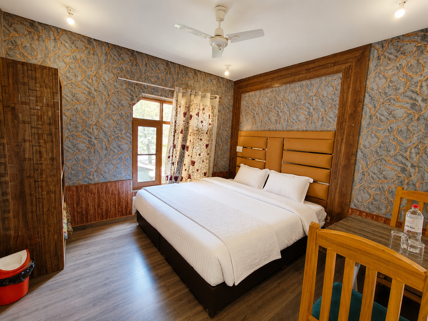 Hotel Gulsitara - Kunzer, Gulmarg