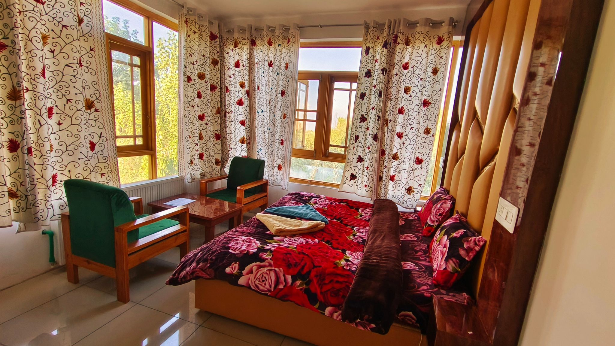 Hotel Gulsitara - Kunzer, Gulmarg Double Room 11