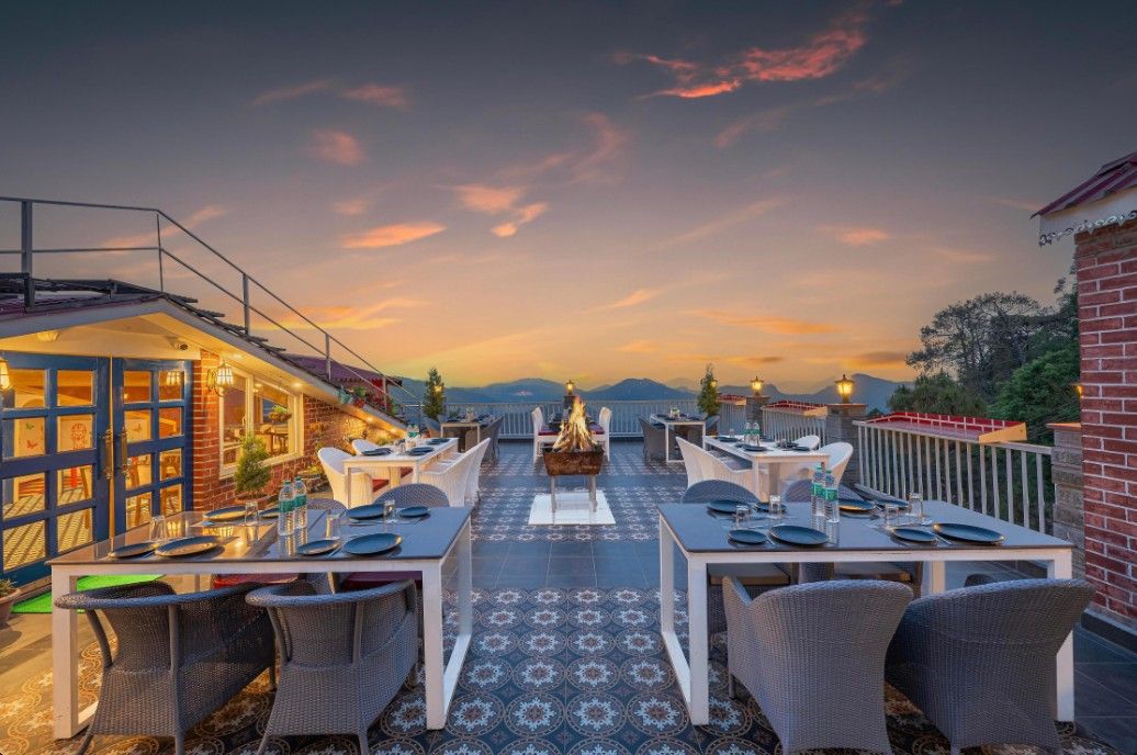 WOOD STOCK LUXURY KASAULI - Mountain View