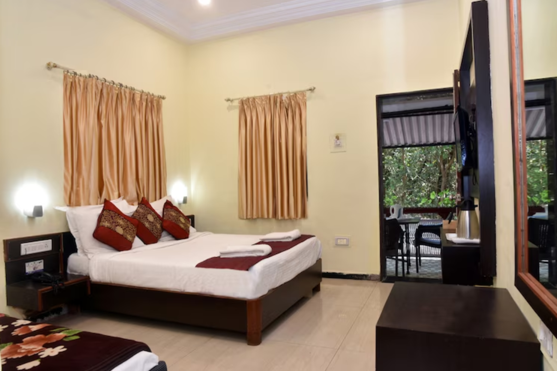 Grand North Non Ac Room Veg Meal Package
