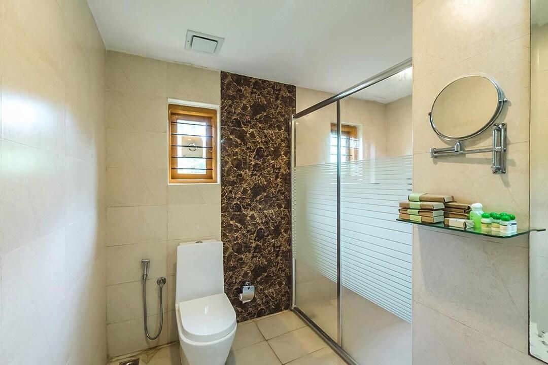 KBC GREEN PARK HOTEL Superior Room 5