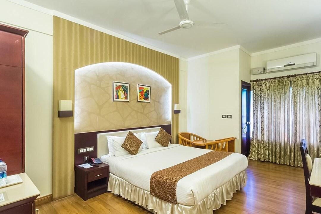 KBC GREEN PARK HOTEL Suite Room