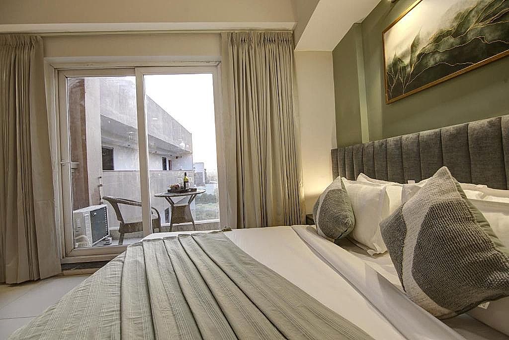 Day Use Room for 6 Hours, From 10 AM to 6 PM