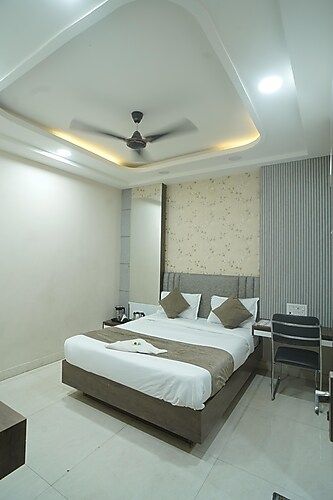 Adhiraj Inn ( 250 meter from chambal river front ) Deluxe Room 2