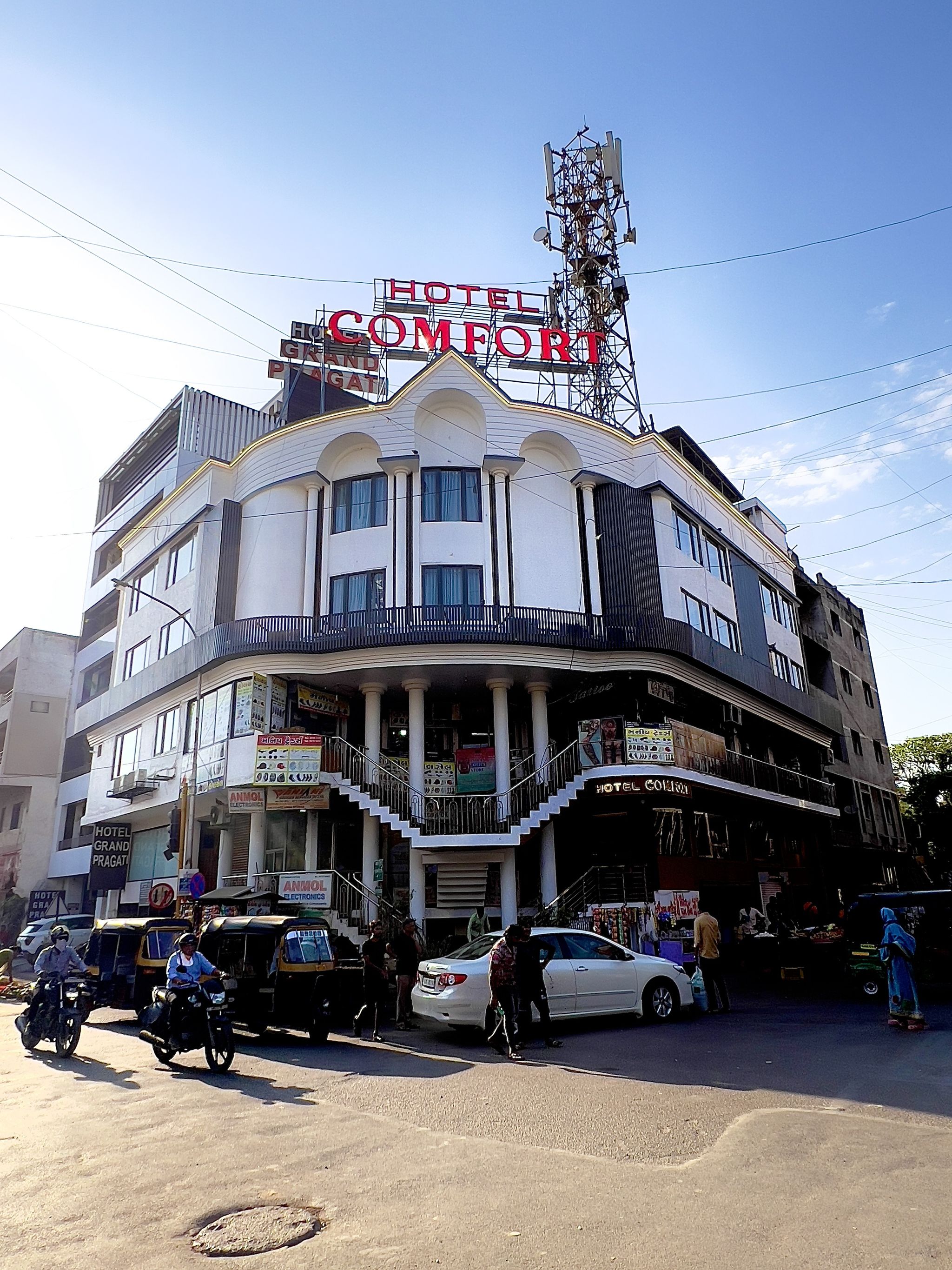 Hotel Comfort, Surat