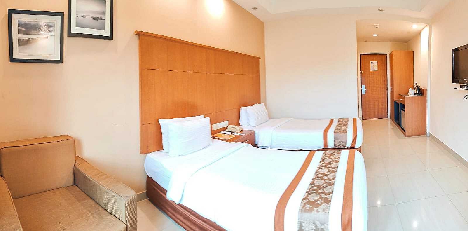 HOTEL LA FRANKLIN EXECUTIVE AC ROOM 4