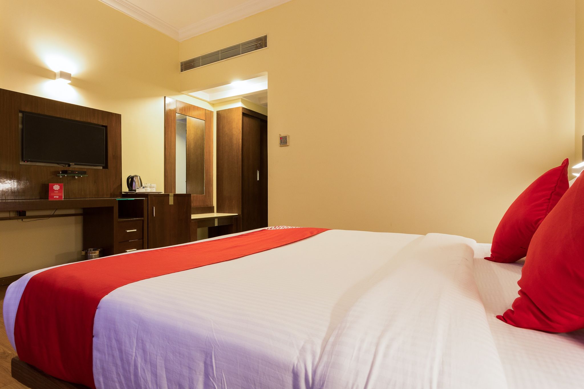 Deluxe Room - King/Twin