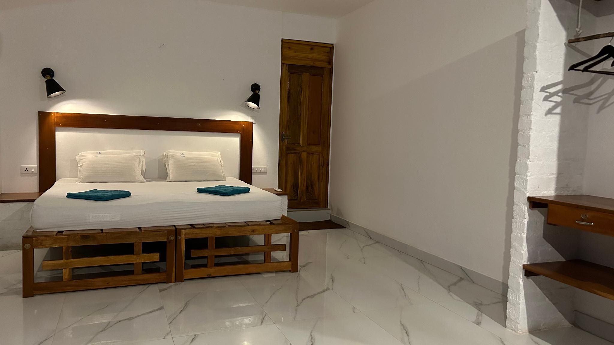 Deluxe Room with Air Conditioning