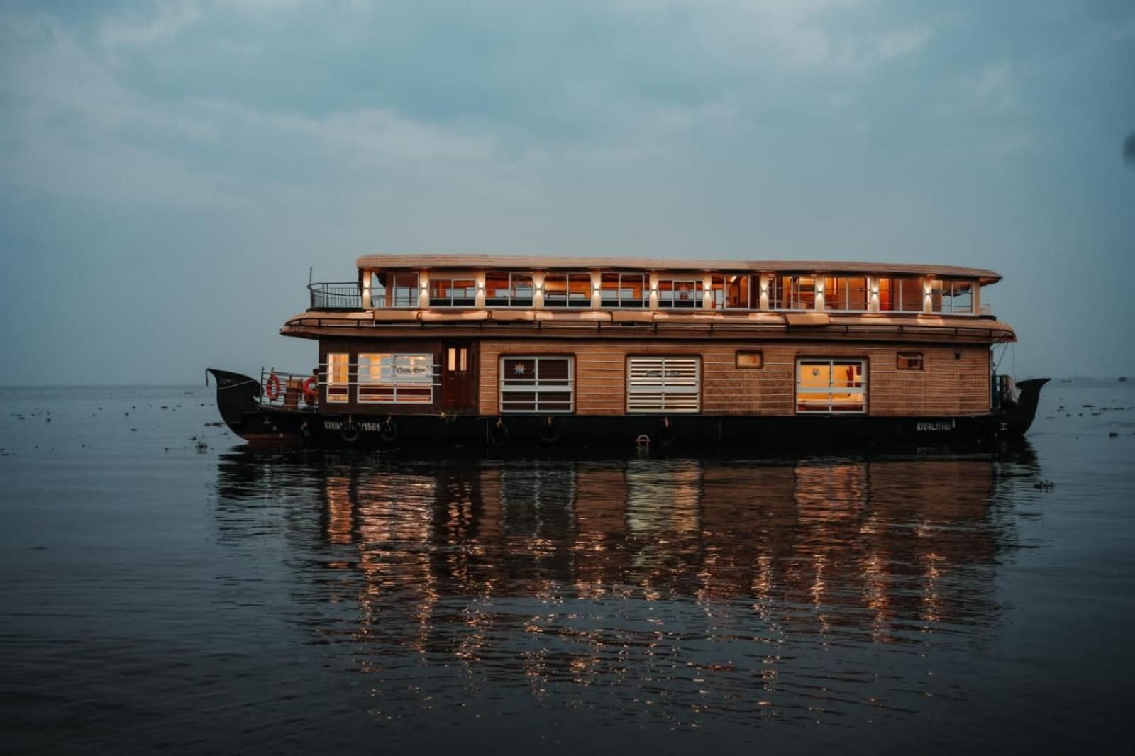 Venice Houseboats Alleppey others 2