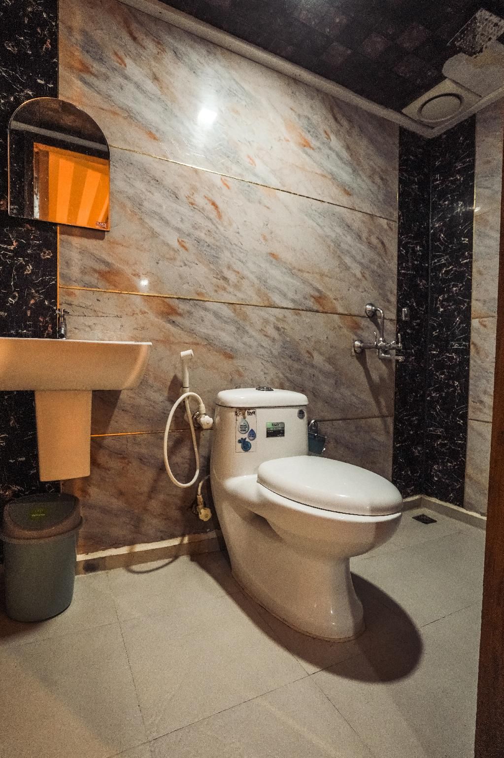 Deluxe Non- Air Conditioning Room