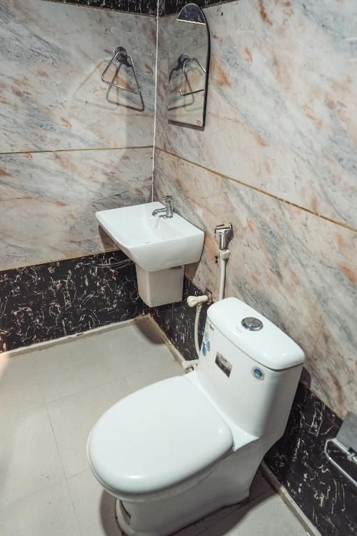 Venice Houseboats Alleppey Deluxe room on sharing Houseboats AC timings 8pm to 6 am 11