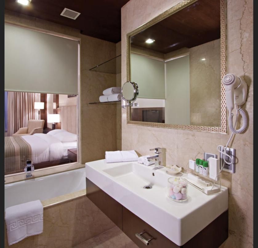 The Cabbana Resort and Spa Premier Room with bathtub 14