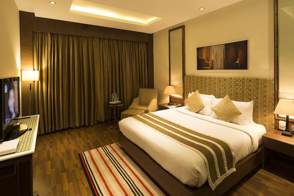 Premier Room with bathtub