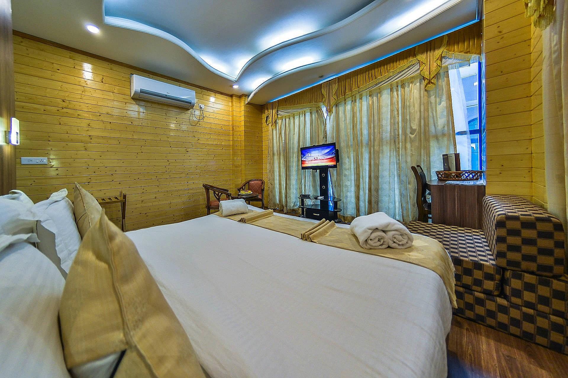 Mannat Resorts Srinagar Deluxe Room 12