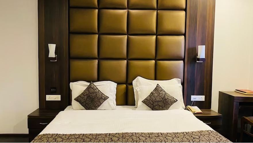 Mannat Resorts Srinagar Deluxe Room 7