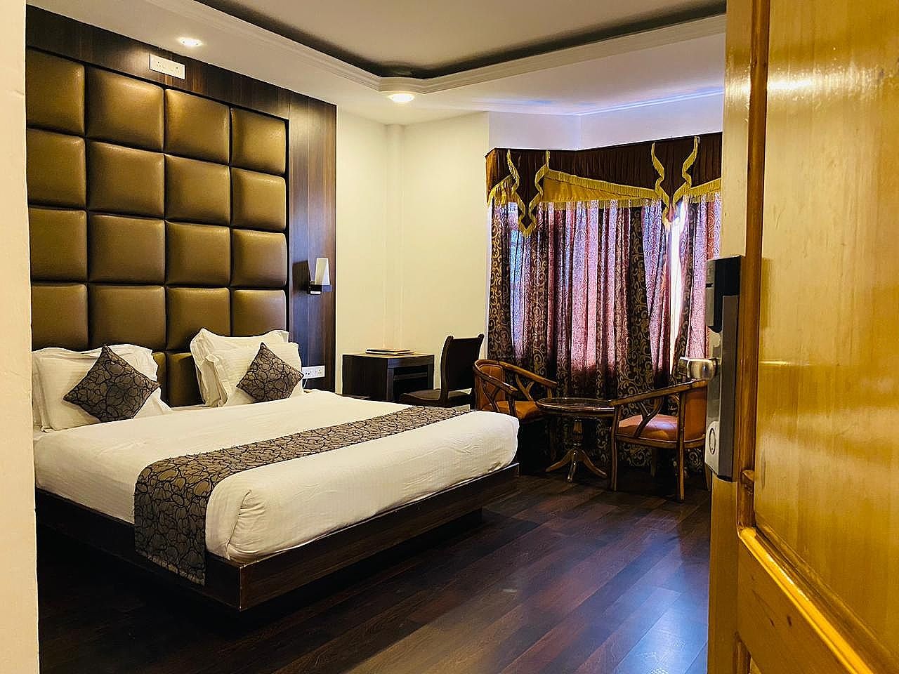 Mannat Resorts Srinagar Deluxe Room 3