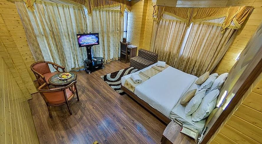 Mannat Resorts Srinagar Deluxe Room 18