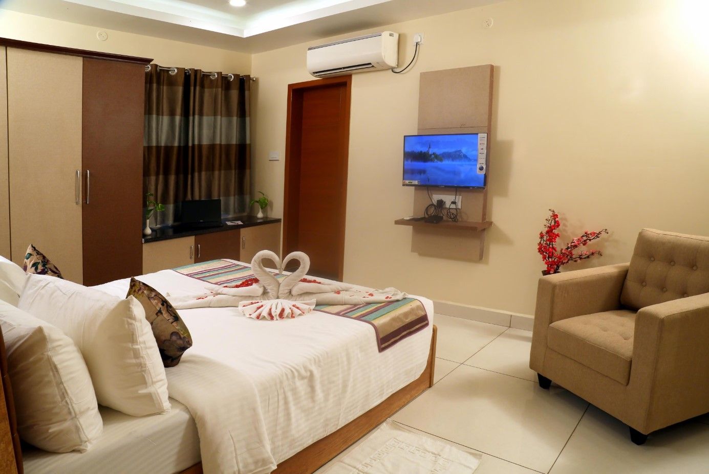 The Capital Executive Service Apartment Executive Rooms