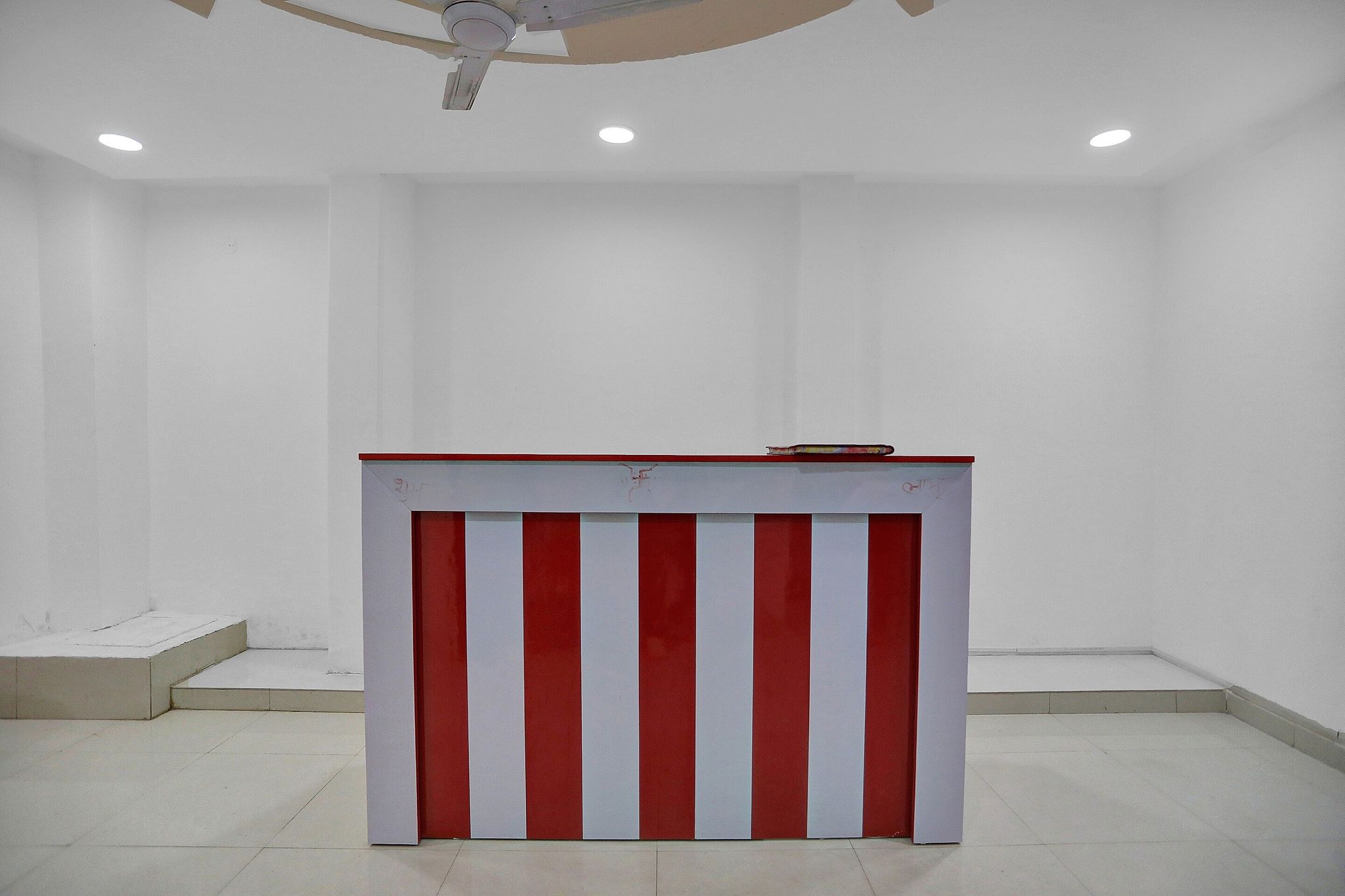 Side Image 2