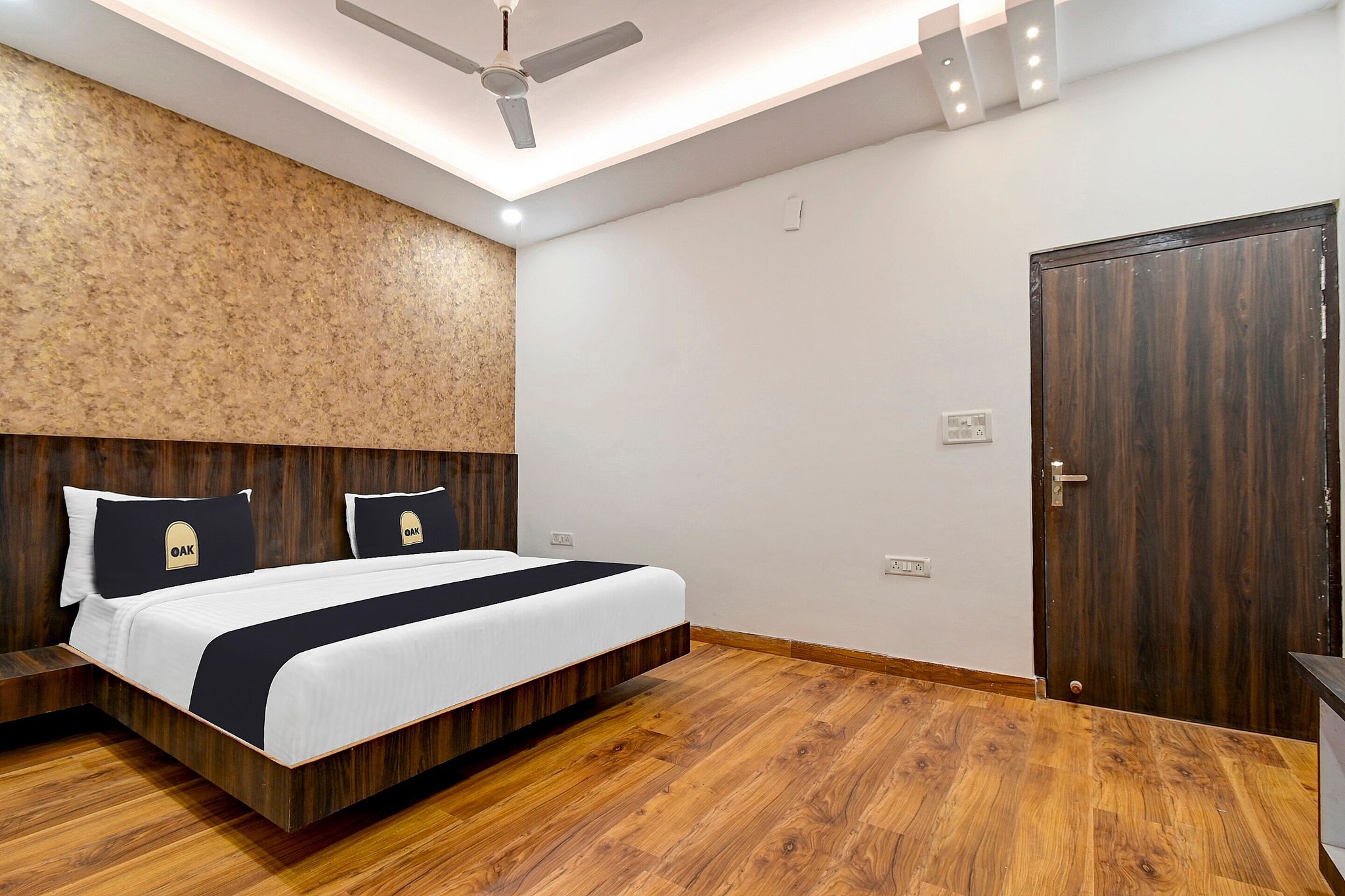 Townhouse OAK Armeria Classic 12