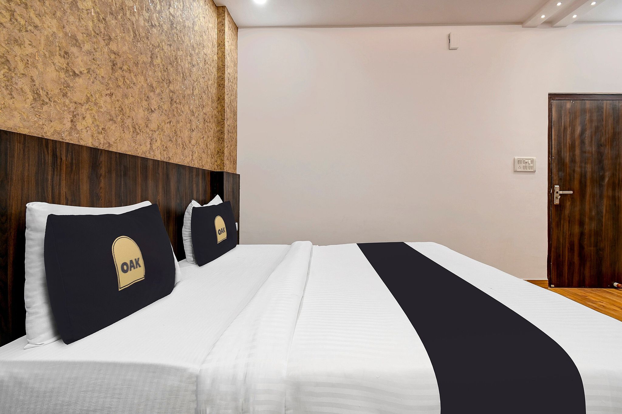 Townhouse OAK Armeria Classic 5