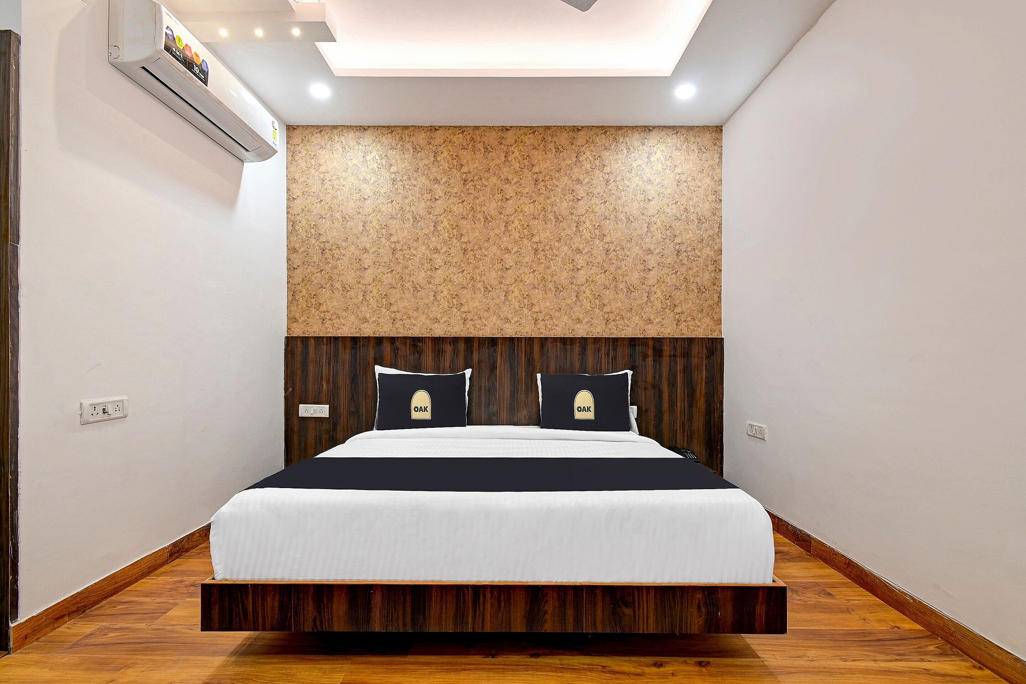 Townhouse OAK Armeria Classic 11