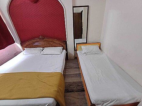 Flagship Hotel Sai Villa Deluxe 3