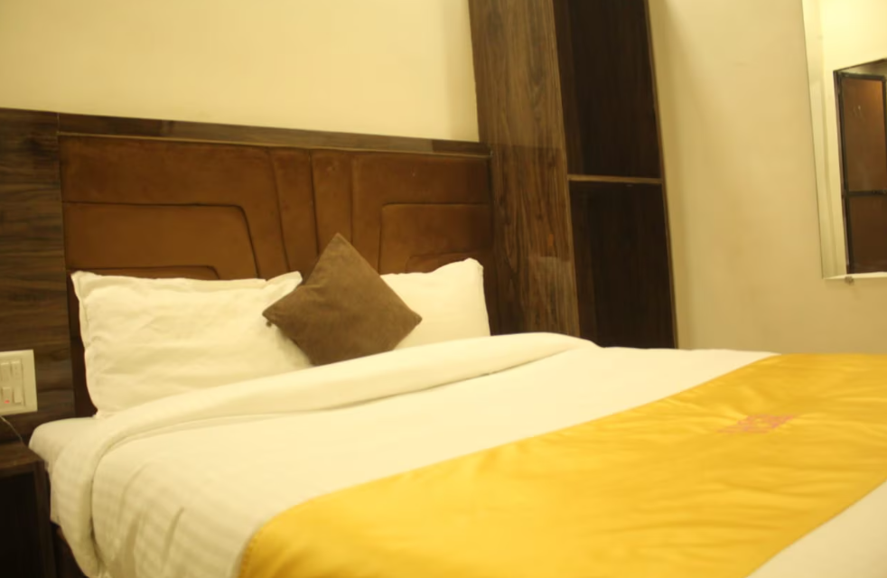 Hotel Siddharth Residency- Siddharth Nagar, Goregaon West Deluxe Double Room 4