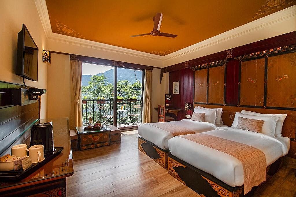 Tara Room with Balcony and Valley View
